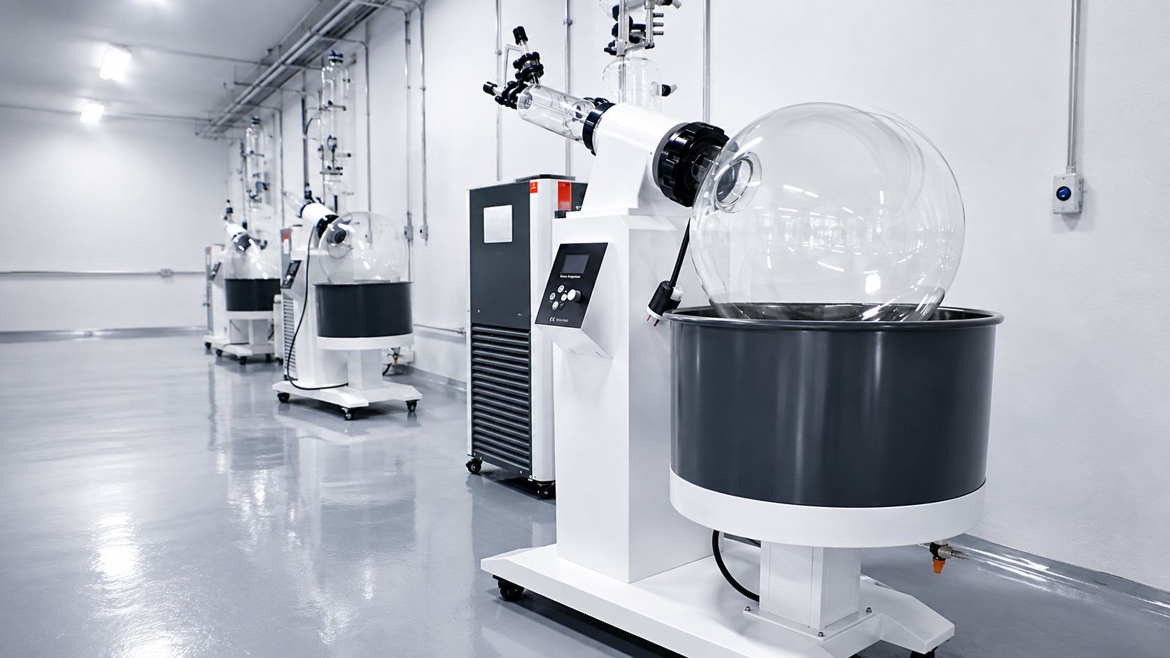 Laboratorio de manufactura con equipo de extracción y evaporación rotatoria de acero inoxidable